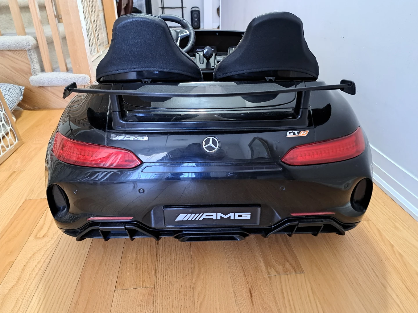 Kids Ride On Mercedes AMG GT R Electric Car - photo 3