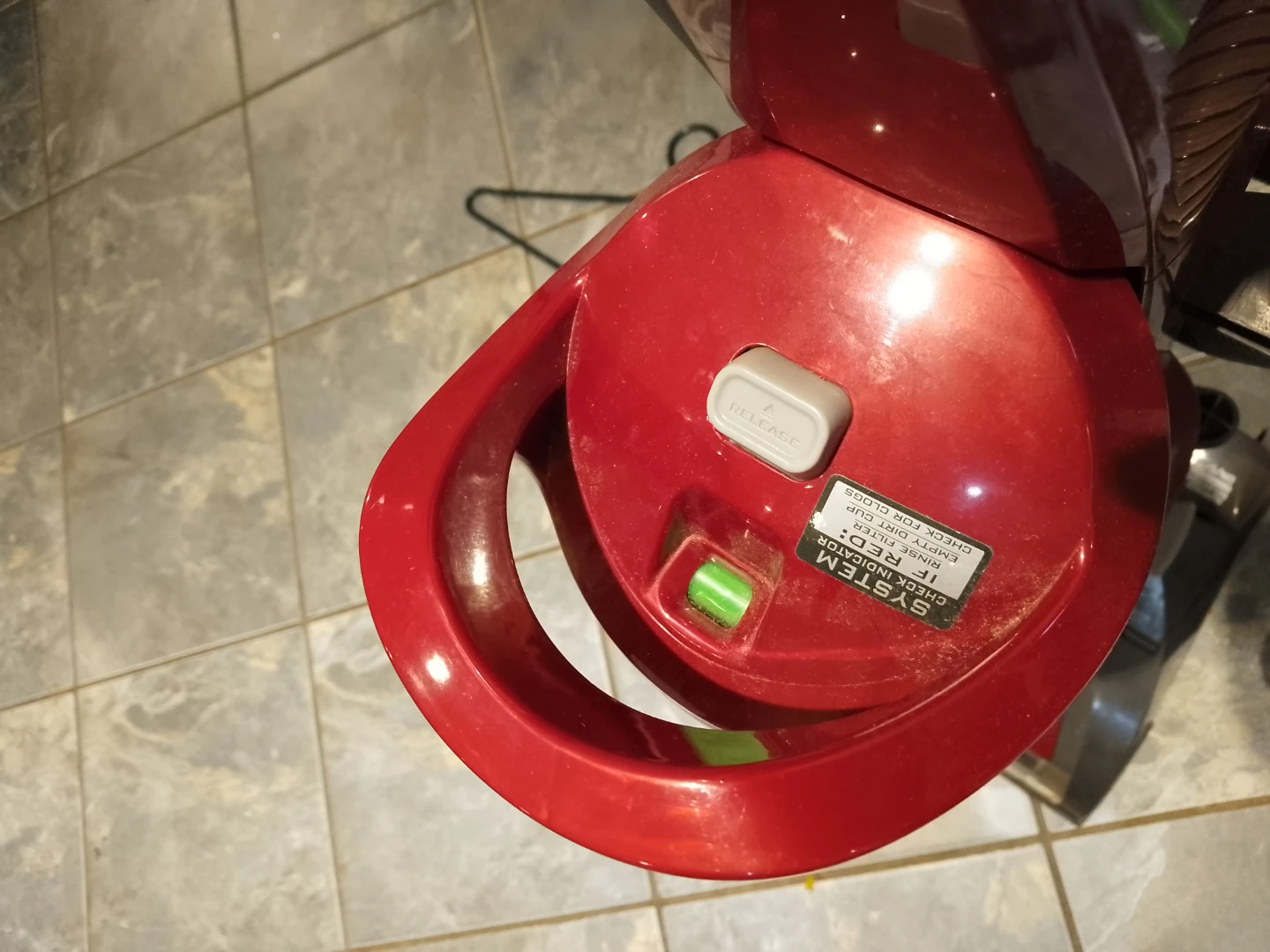 12AMPS Vacuum cleaner perfect for carpet cleanup - photo 4