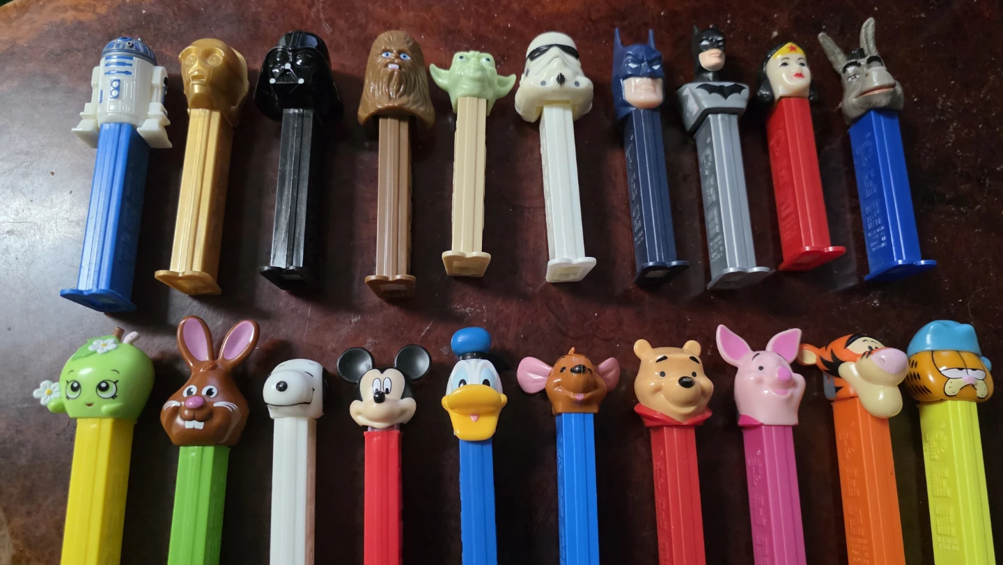 20 Assorted PEZ Dispensers Some valuable!!!