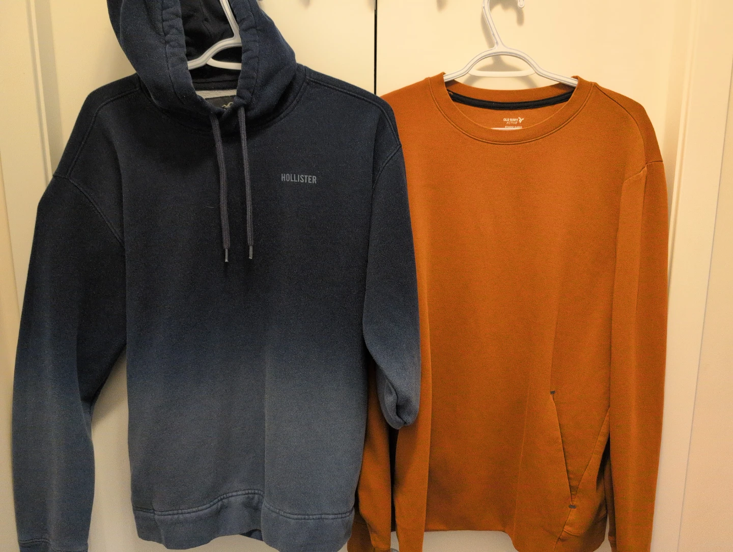 Hollister Men's Navy Blue Ombre Hoodie Size L