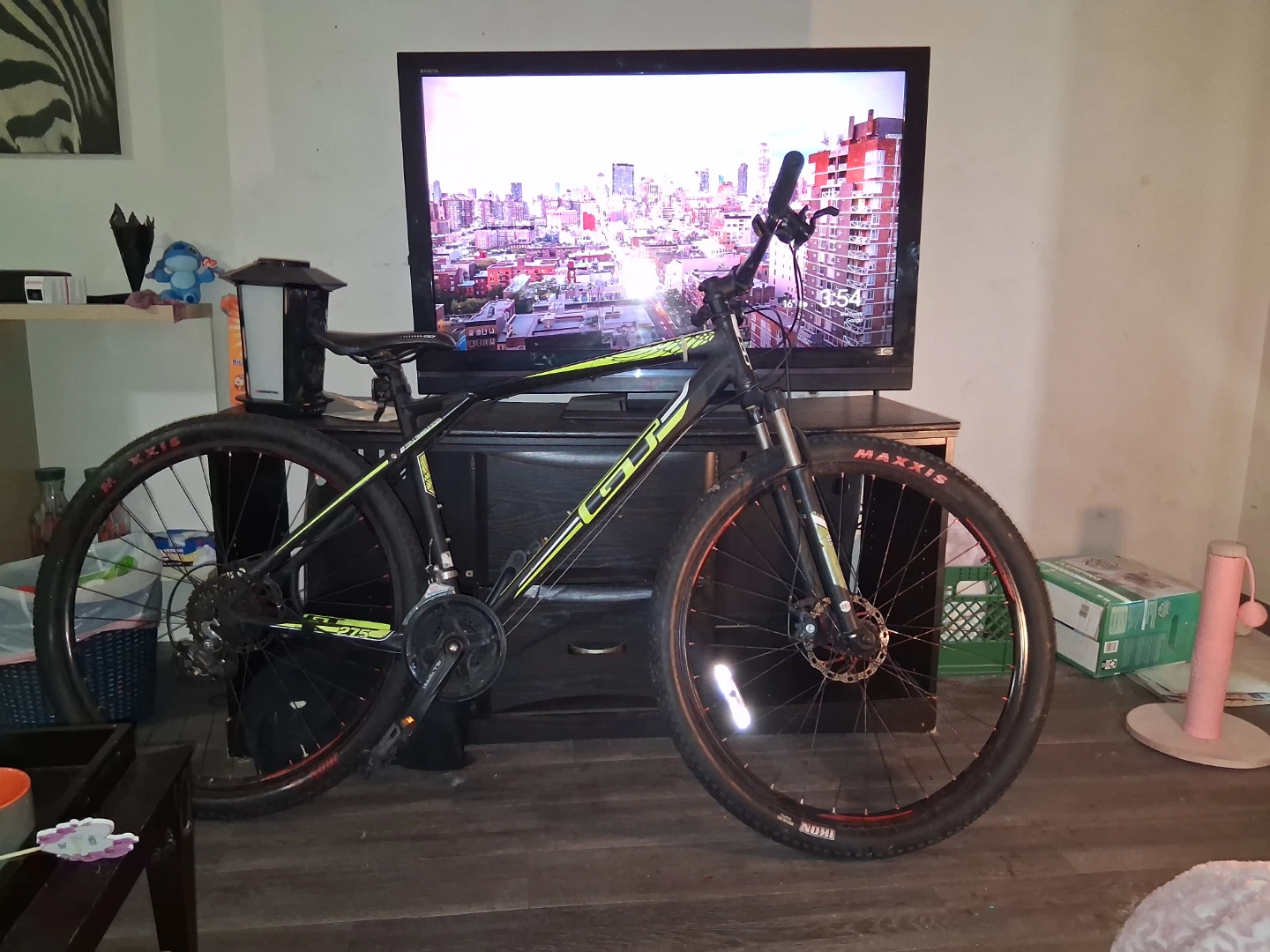 Large 2017 GT Agressor comp mountain bike