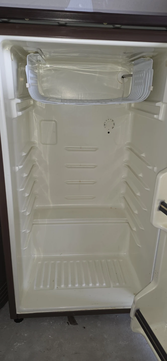 Sanyo Mini Fridge - photo 2