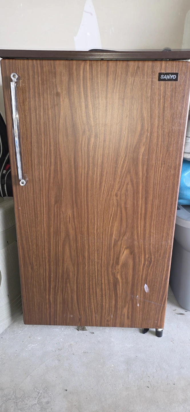 Sanyo Mini Fridge - photo 5