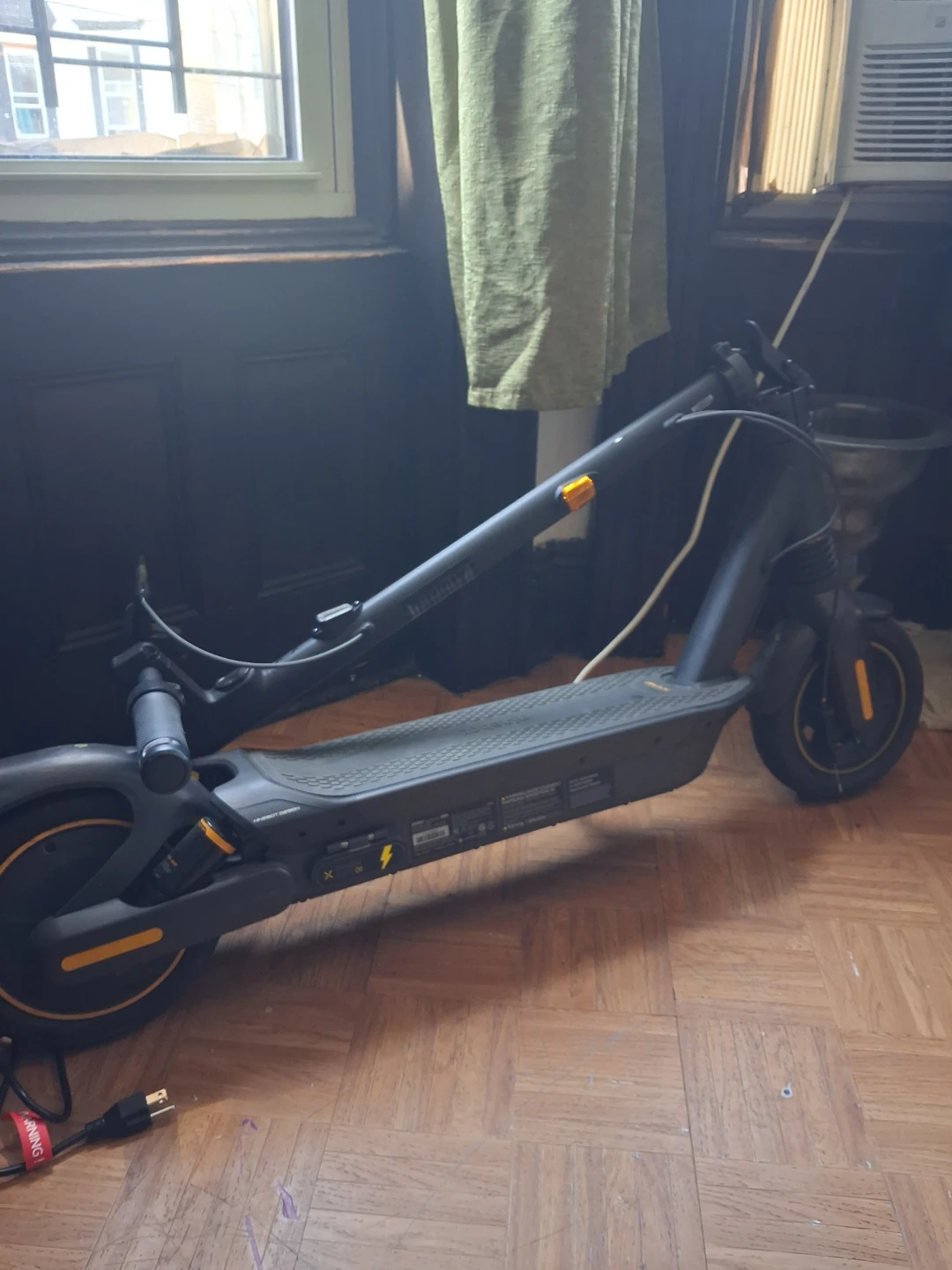 Ninebot electric scooter new  3 days in used