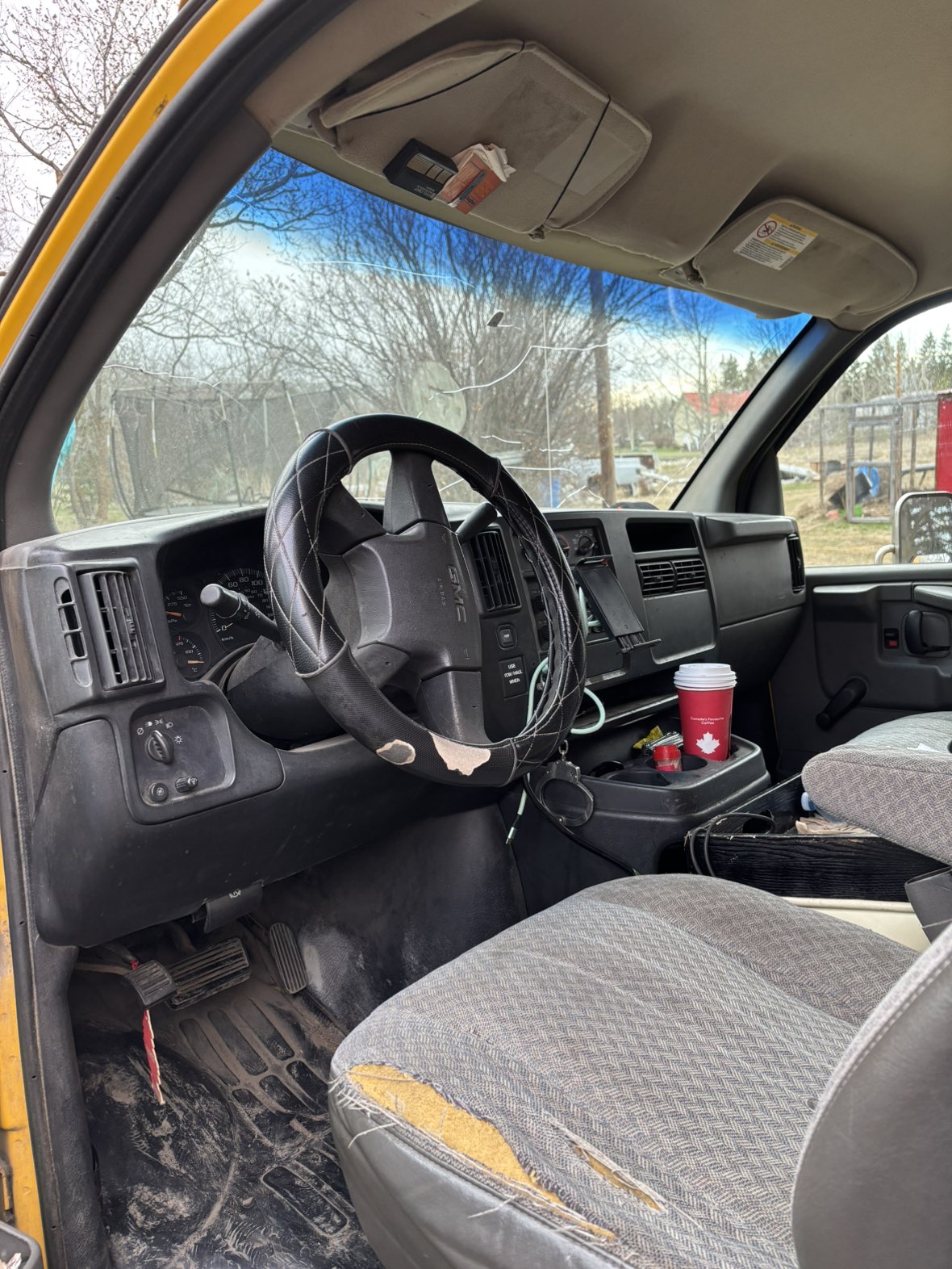 2003 GMC Cube Van - photo 3