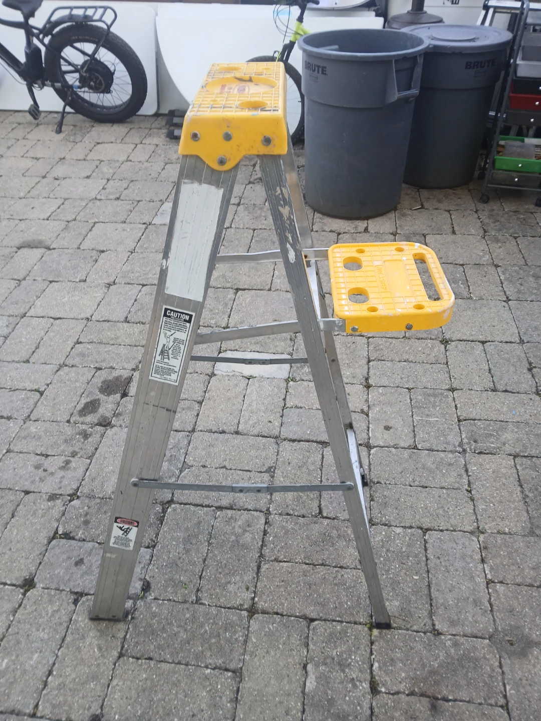 Keller Step Stool Ladder with Yellow Platform - photo 2