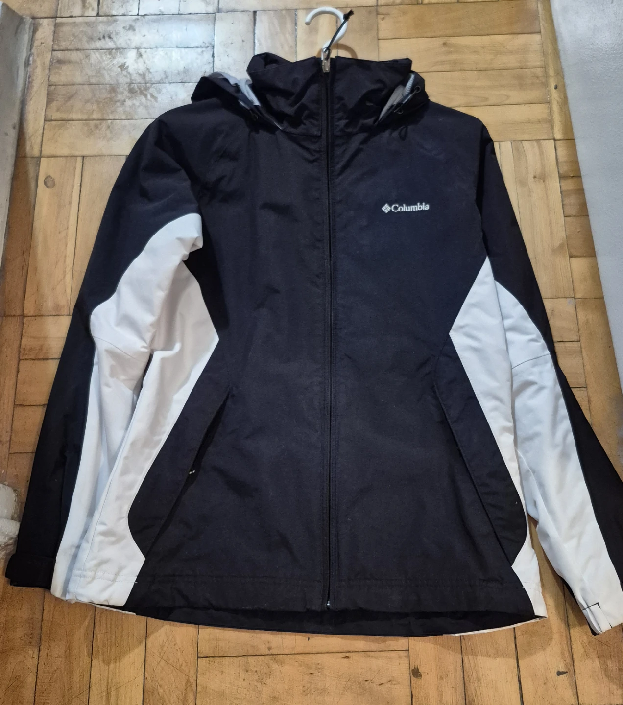 LN)Columbia Size M/M Women's Omni-Tech Waterproof Jacket