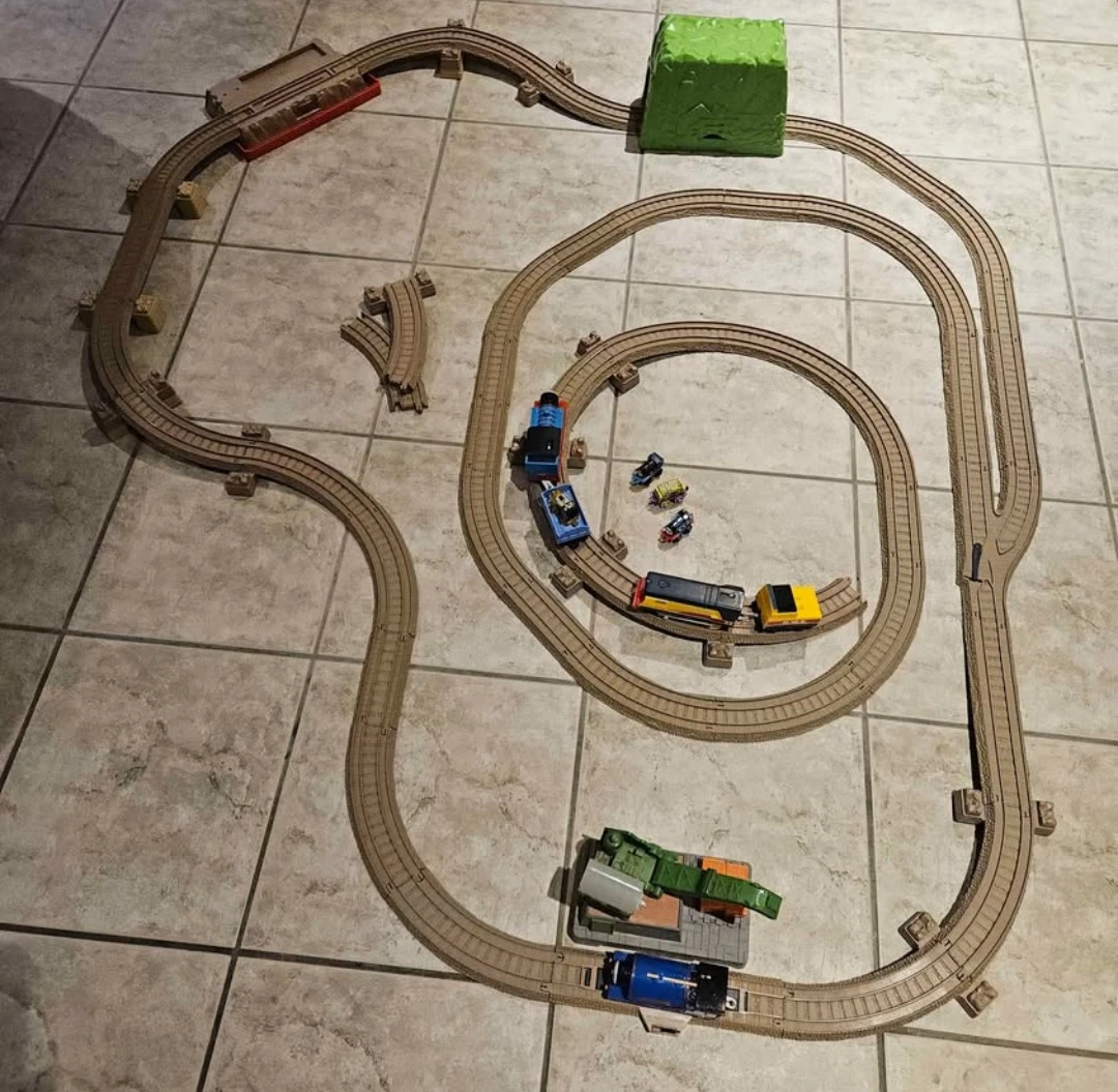 Thomas the Train Tracks and trains set
