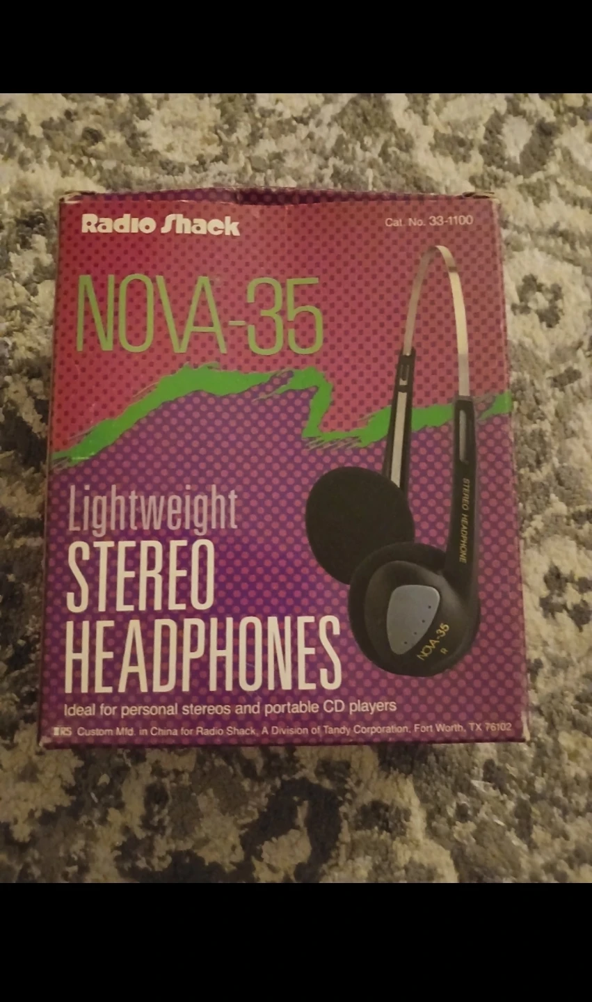 Radio Shack NOVA-35 Lightweight Stereo Headphones