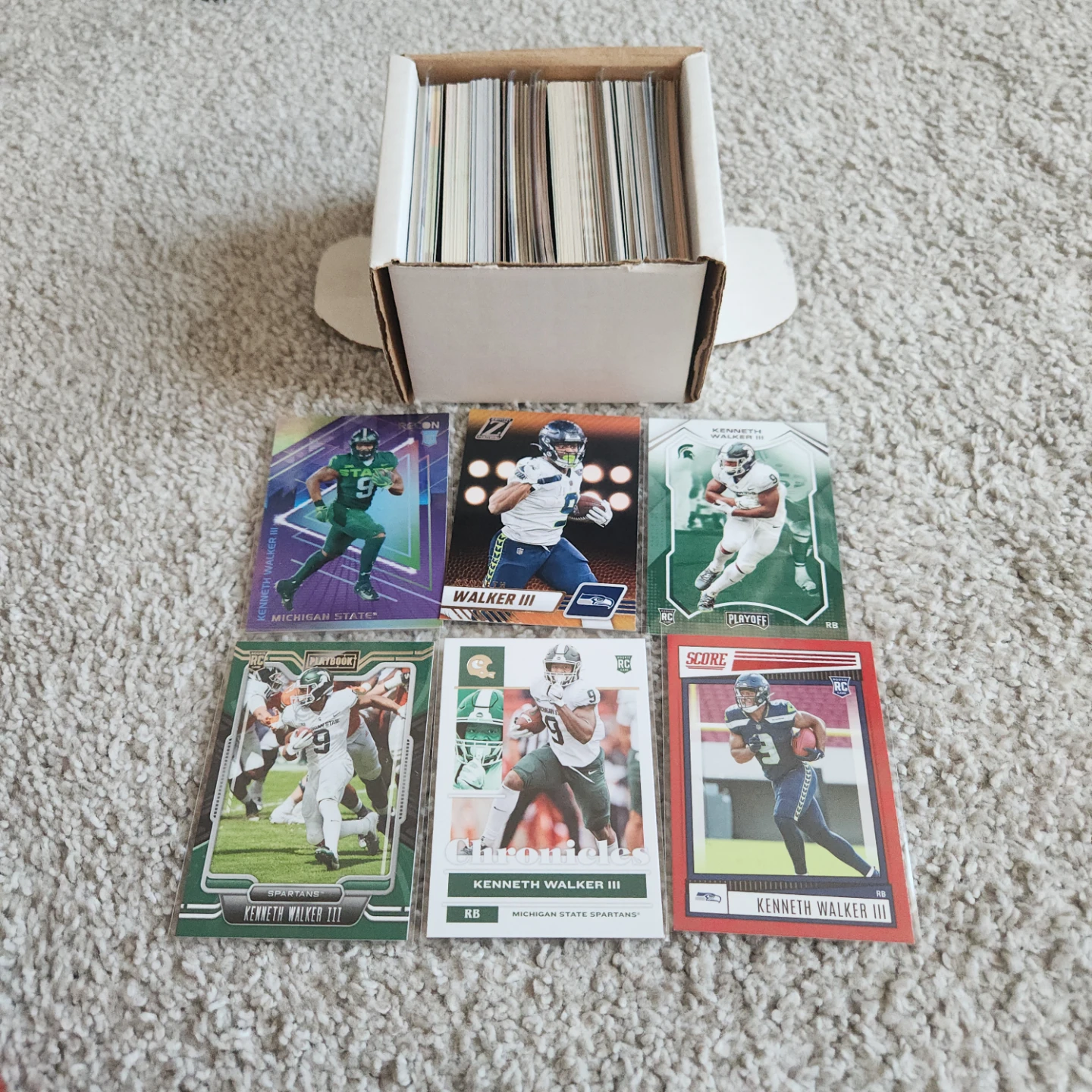 Seattle Seahawks, 200 NFL Football Cards Team lot - photo 2