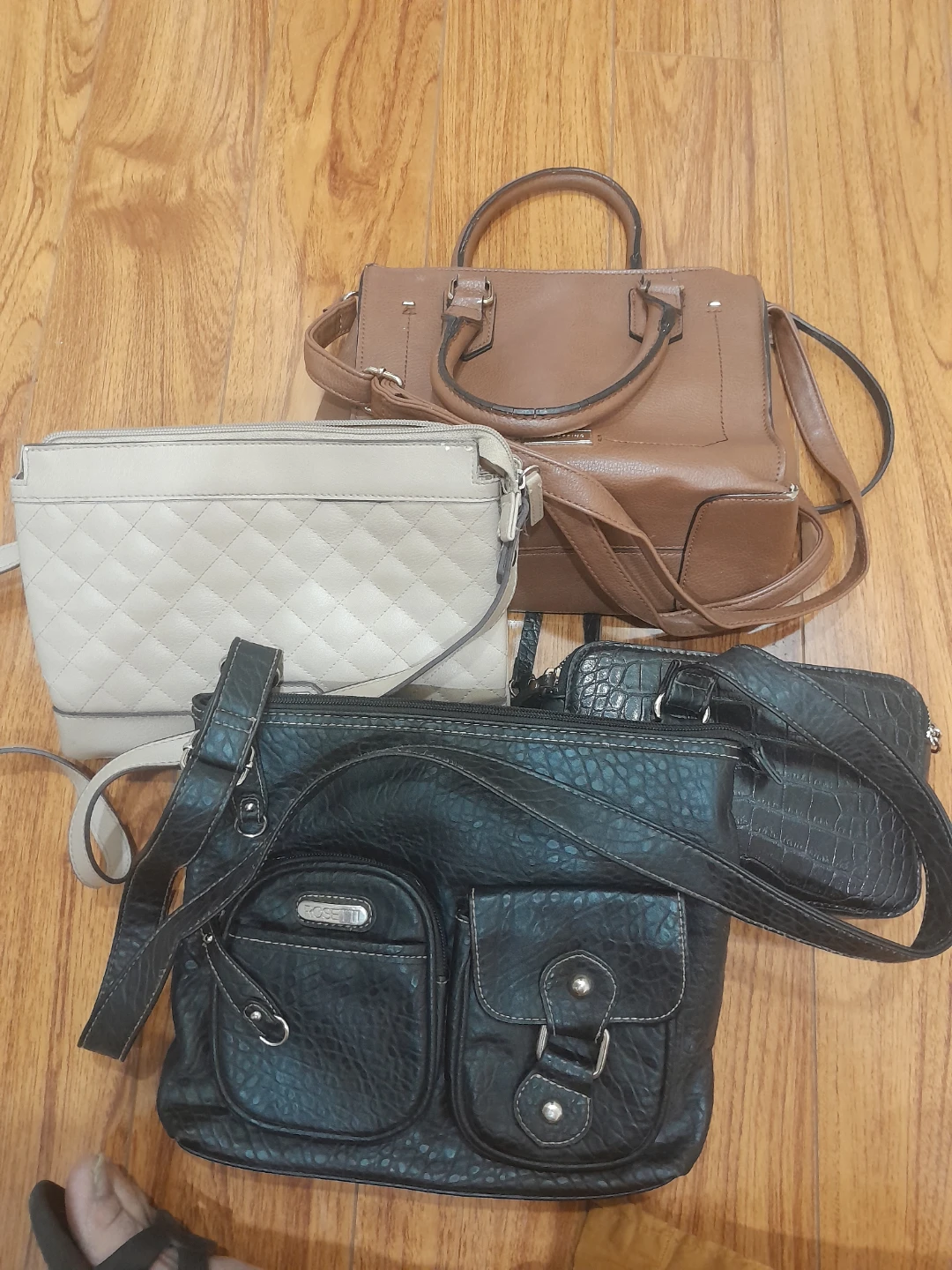 4 cross body bags guc all for $25