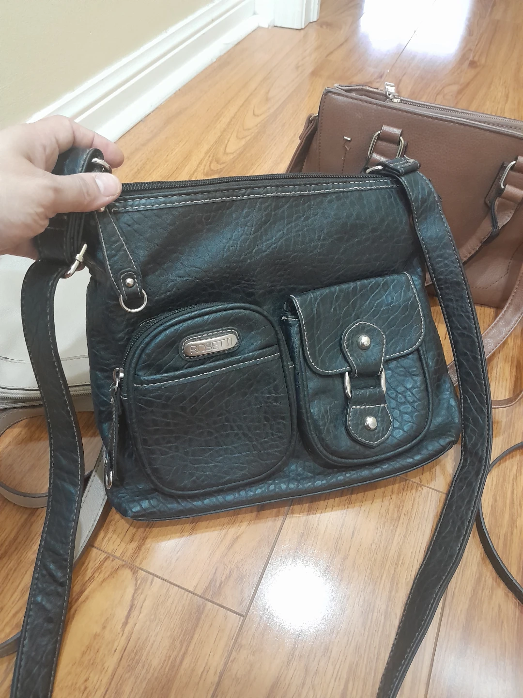 4 cross body bags guc all for $25 - photo 5