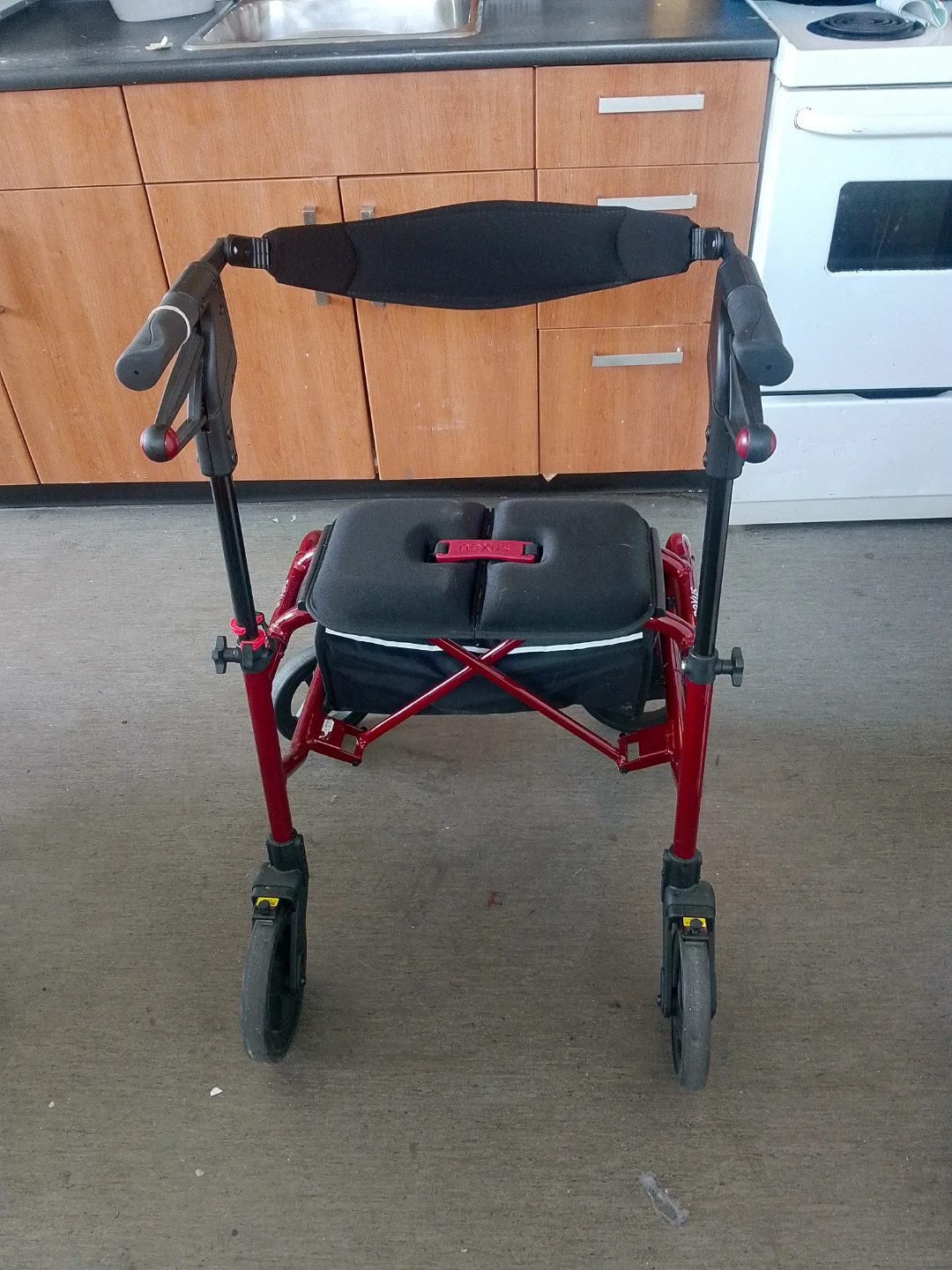 Nexus Walker with Seat and Bag - photo 2