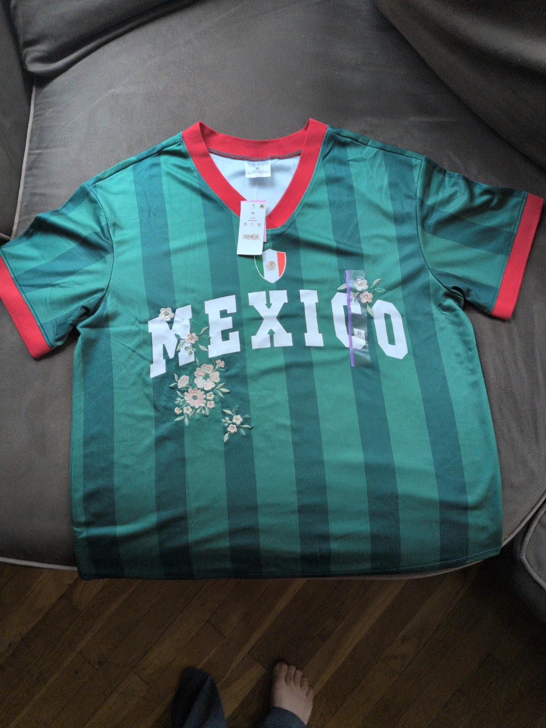Zoe + Liv Mexico Soccer Jersey XL Green Floral Accents
