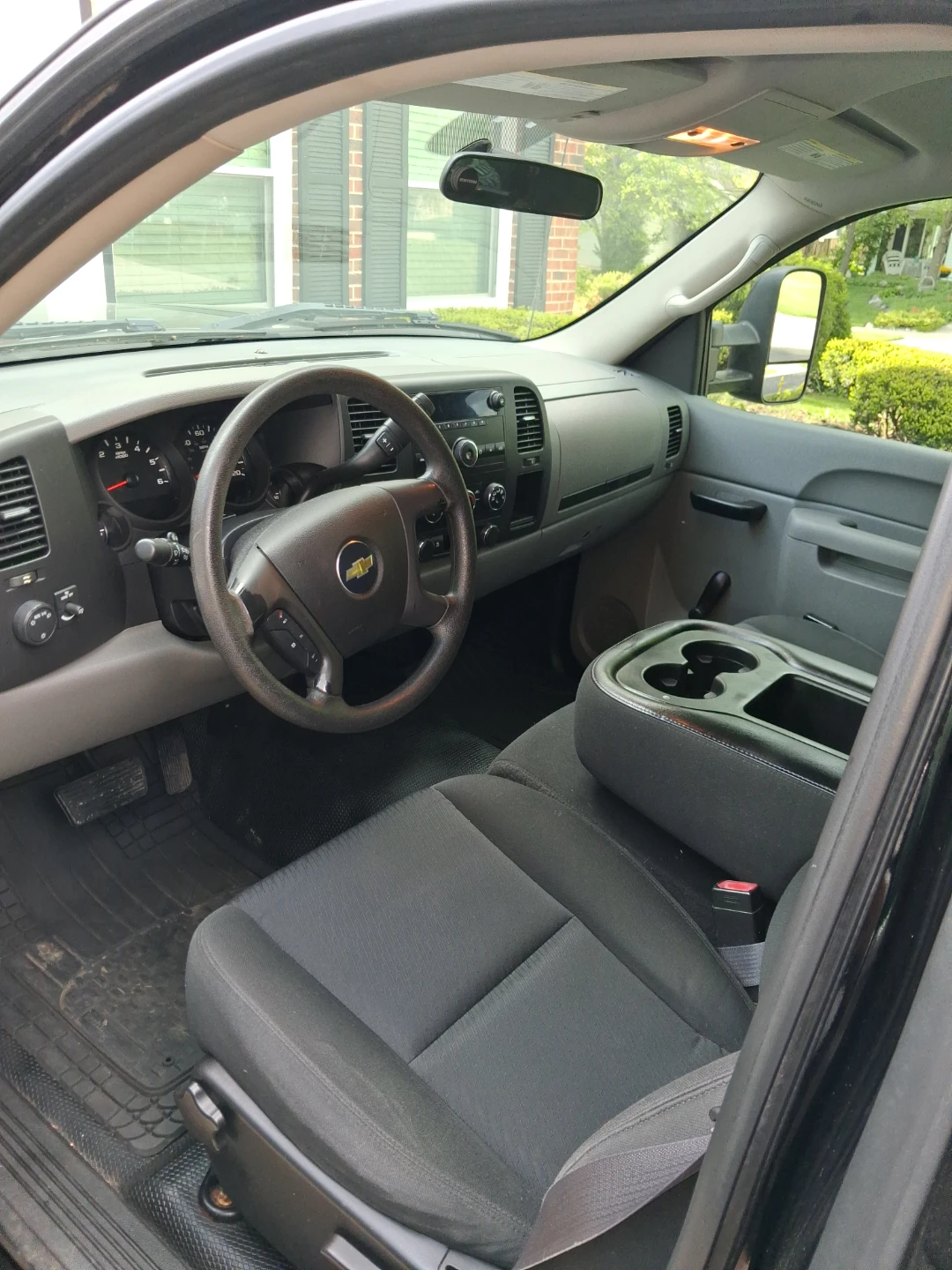 Black Chevrolet Silverado Truck with Cap - photo 3