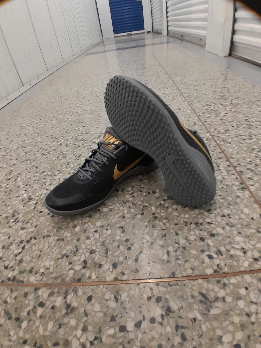 Nike Running Shoes Men's Size 8 Black Gold Men's Size 8 - photo 5