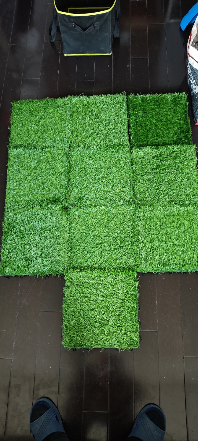 1'*1' Artificial Grass Tiles with Interlocking Base (Set of 10)
