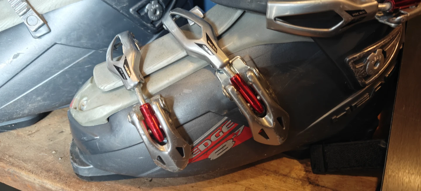 Ski Boots: 26.0 Solomon and or 26.0 HEAD - photo 3