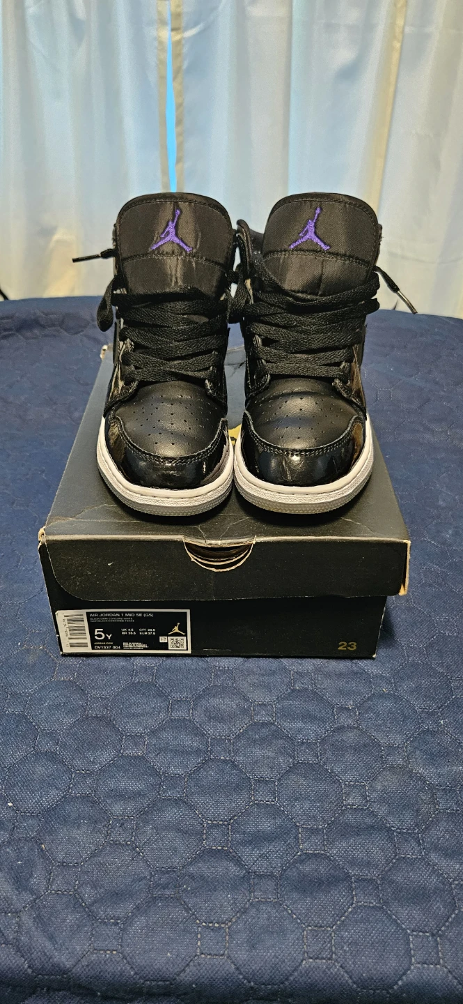 Air Jordan 1 Mid SE (GS) Black/Purple Youth Size 5Y