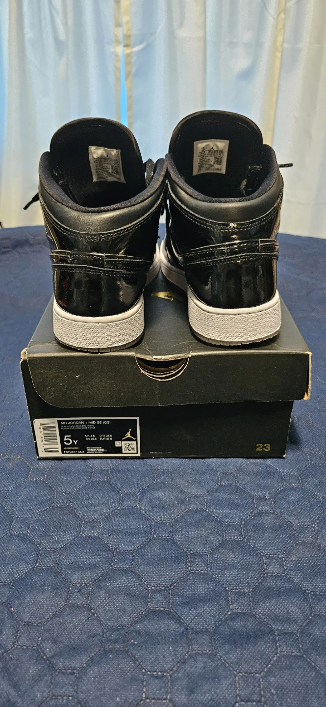 Air Jordan 1 Mid SE (GS) Black/Purple Youth Size 5Y - photo 2