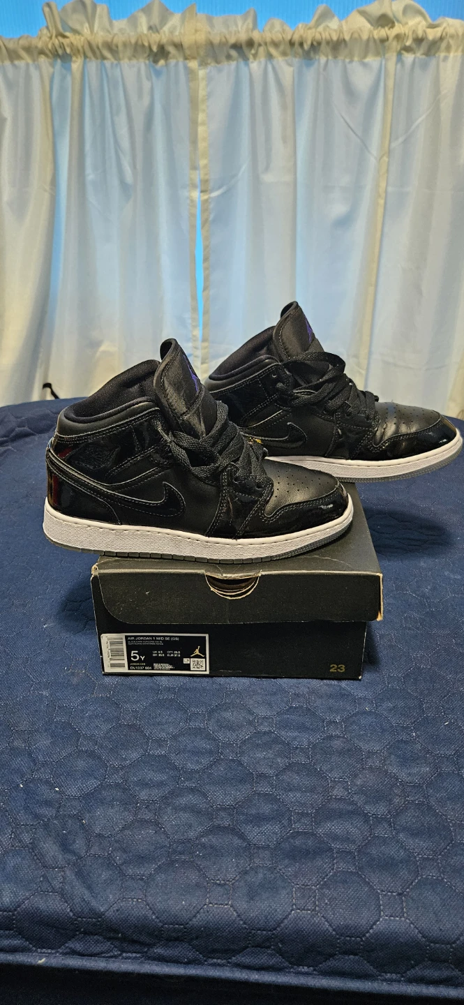 Air Jordan 1 Mid SE (GS) Black/Purple Youth Size 5Y - photo 3