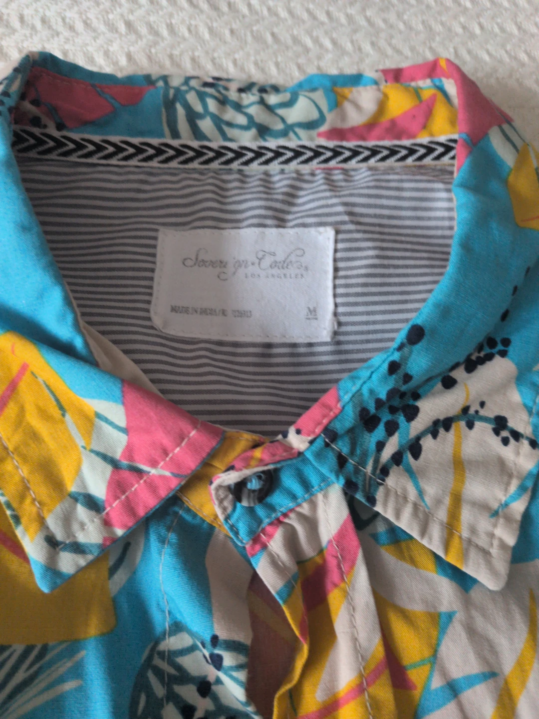 Severn Court Short Sleeve Button-Up Shirt - Size M - photo 2