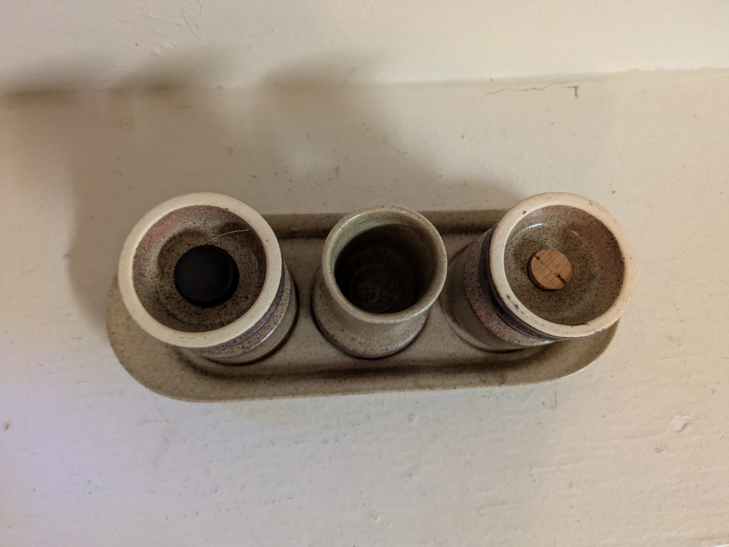 Ceramic Condiment Set with Tray - photo 3