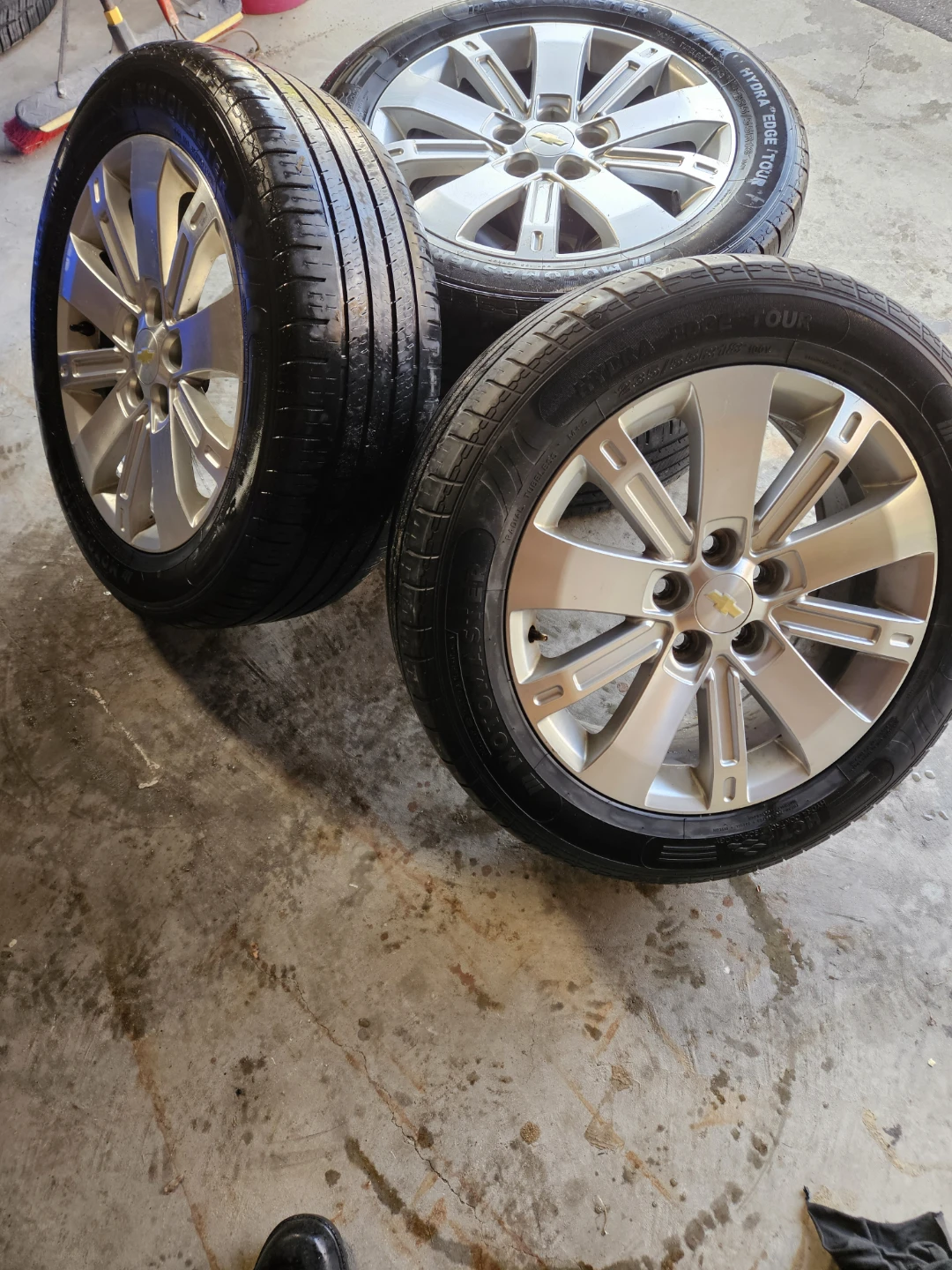 Set of 4 Chevrolet Altimax RT43 Tires with Rims