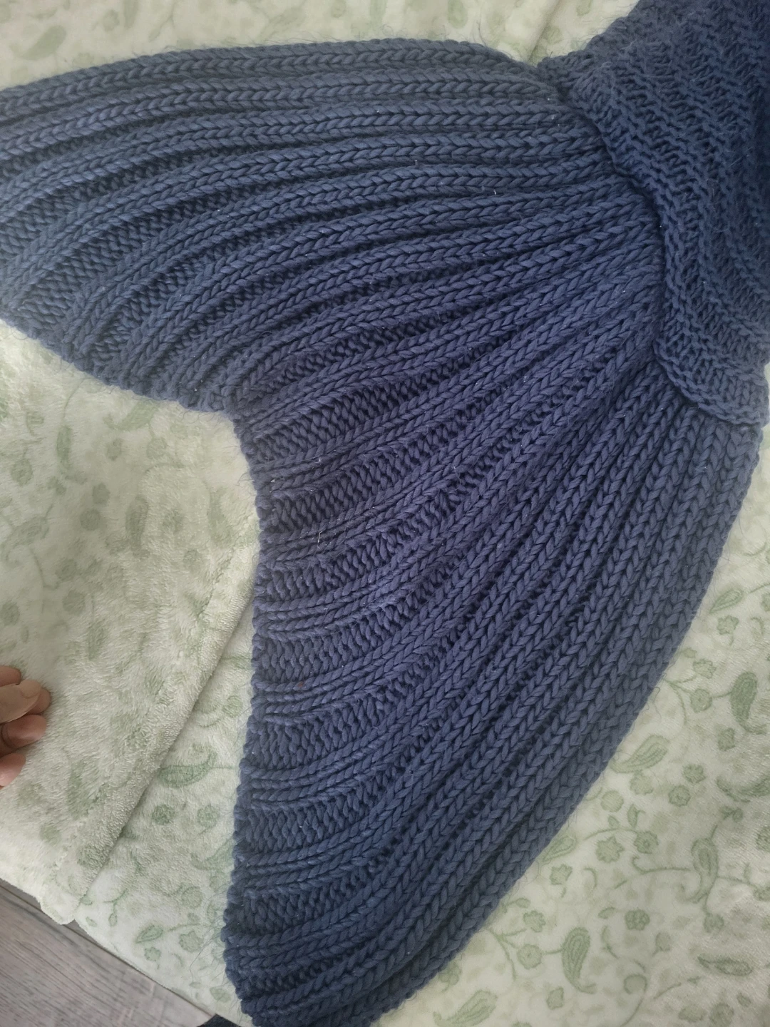Knitted Mermaid Tail Blanket - photo 3