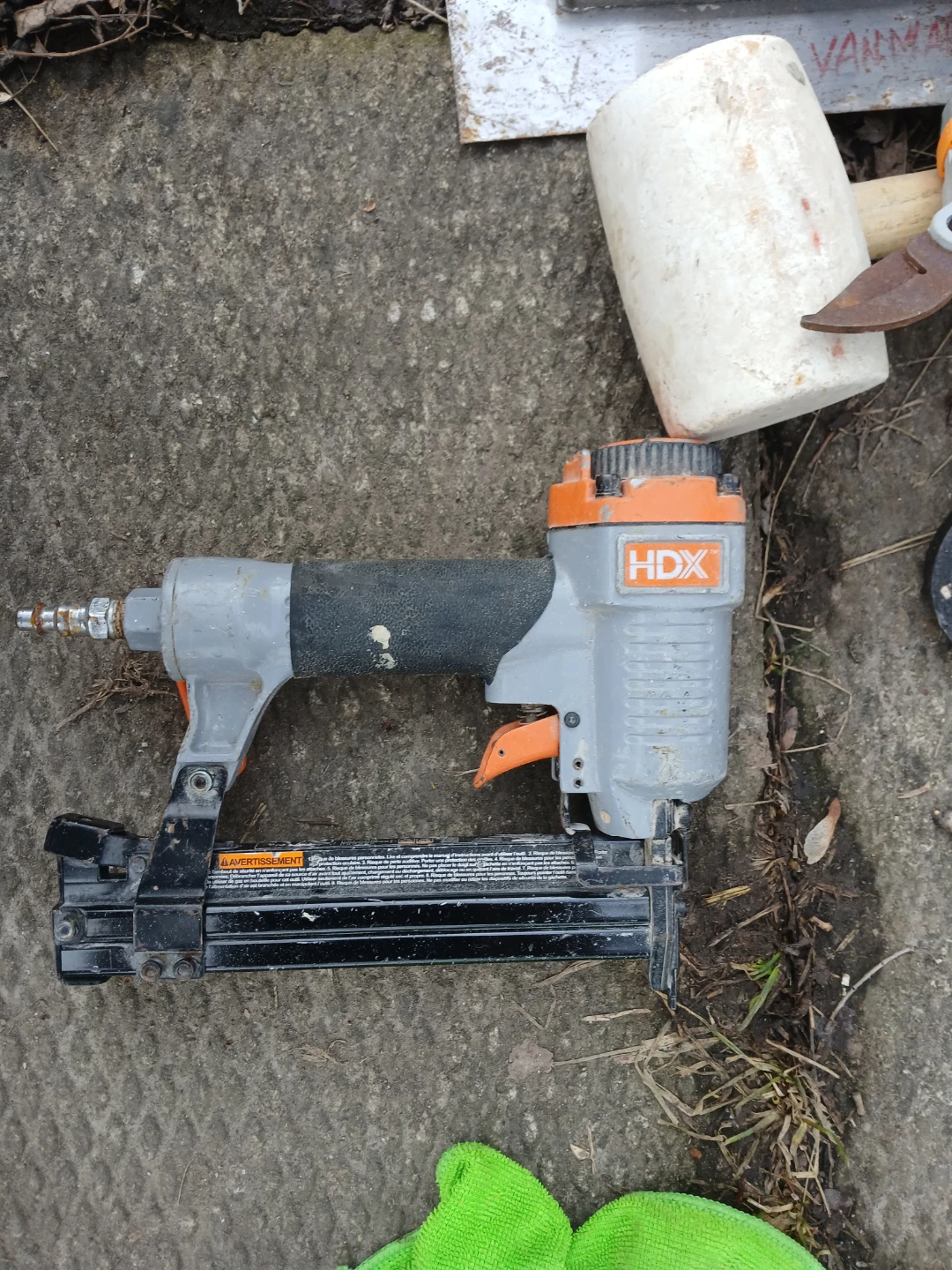 HDX Pneumatic Brad Nailer - photo 2