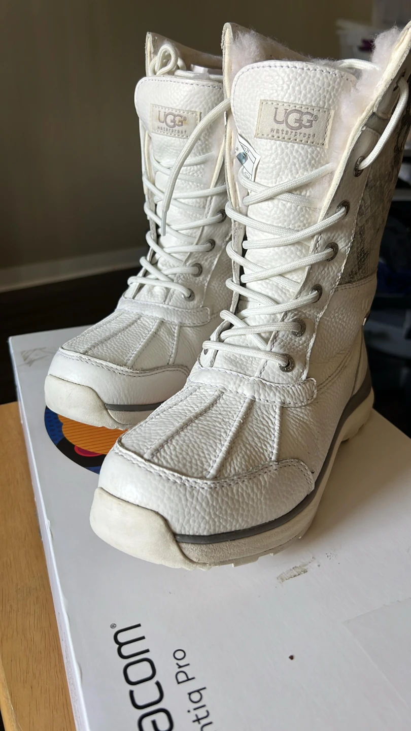 BARGAIN SALE OPEN BOX: UGG Women's Winter Boots Snakeskin