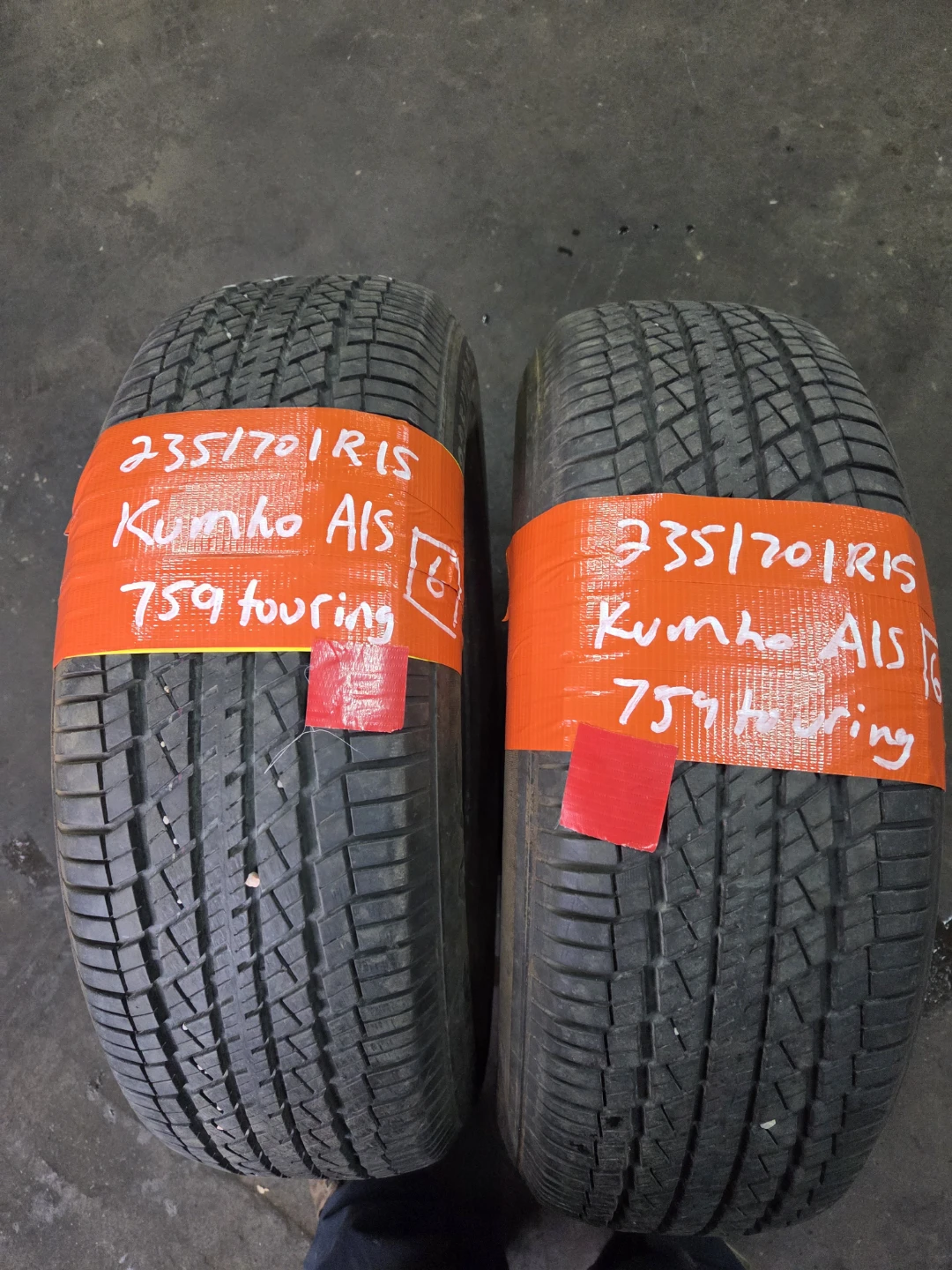 Kumho AIS 235/70R15 759 Touring Tires (2)