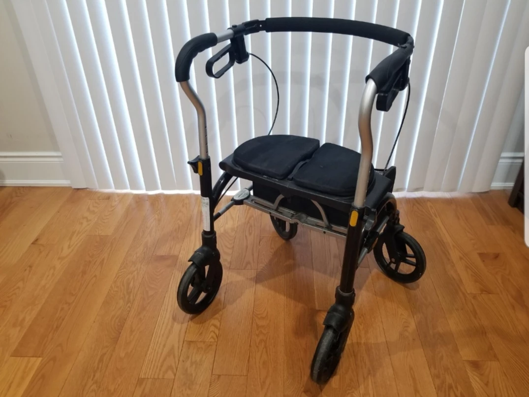 4 WHEELED WALKER FOLDABLE WITH BRAKES - photo 2