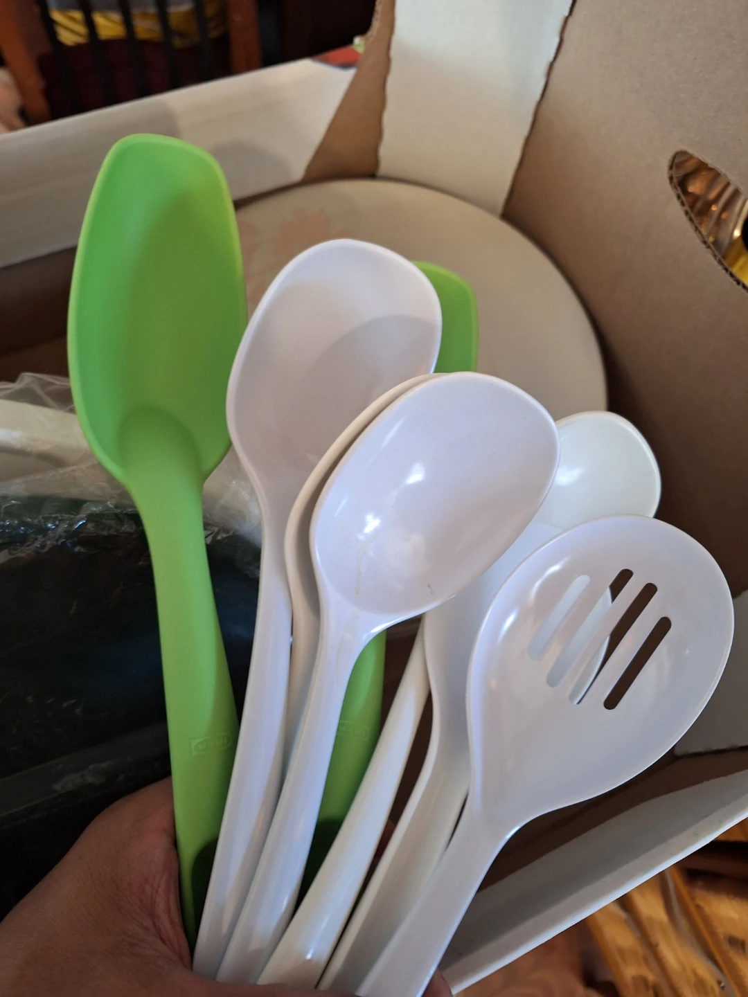 Kitchen Utensil and Dinnerware Set - photo 5