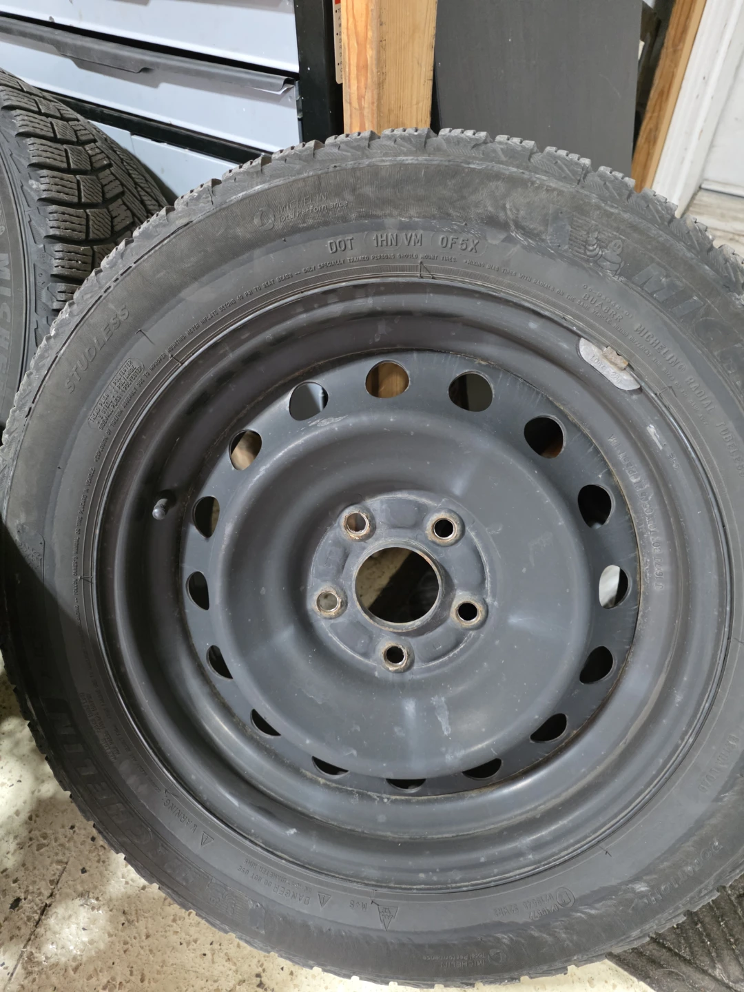 Michelin Winter Tires on Rims 215/55R16 - photo 4