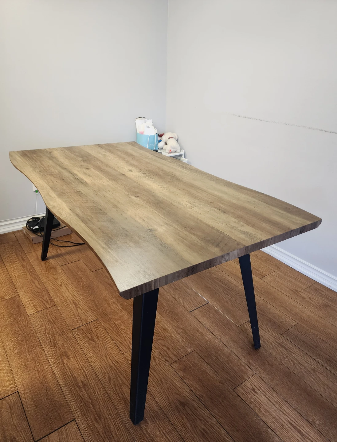 Modern Dinning Table