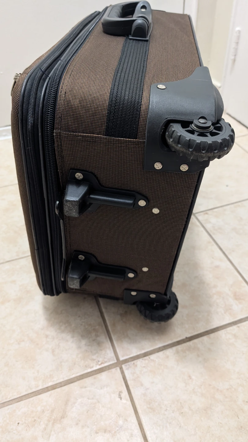 Air Express Classic Luggage Carry-On Suitcase - photo 4