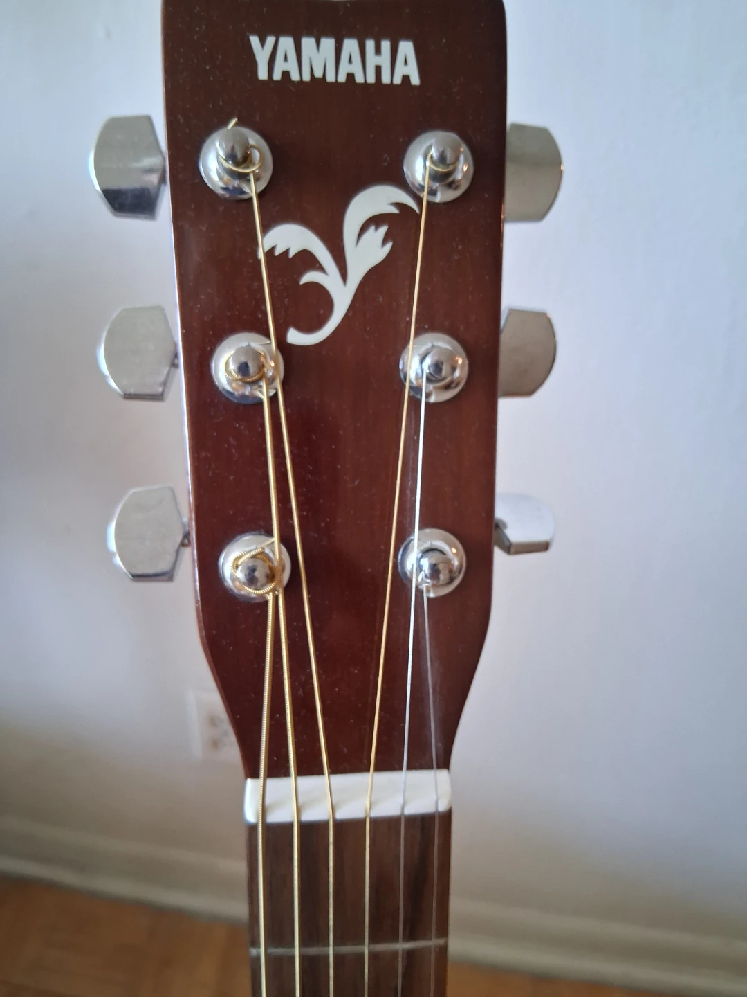 Yamaha F310 Acoustic Guitar with Case, Stand - photo 4