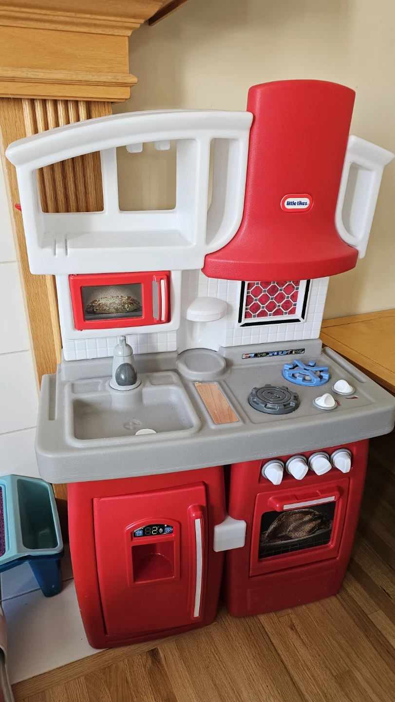 Little Tikes Toy Kitchen