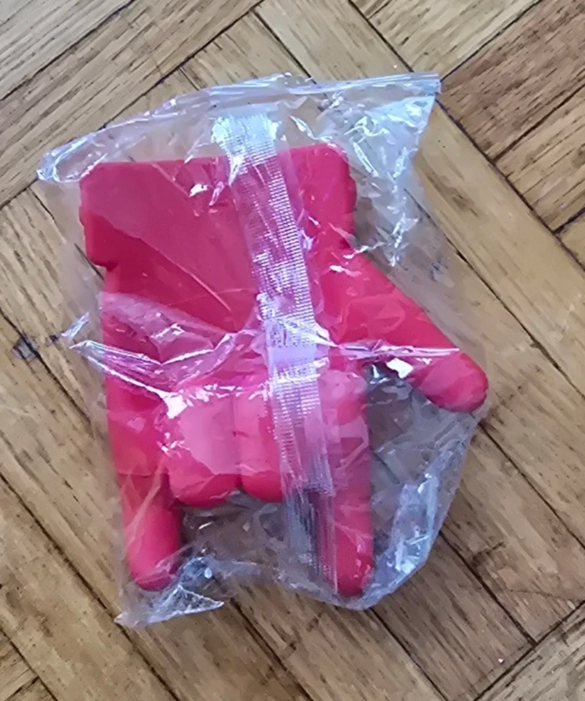 Red Hand-Shaped Silicone Baking Mitt - photo 2