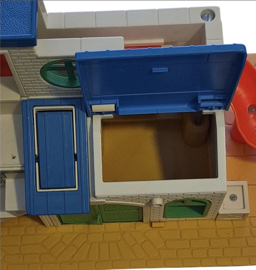 Fisher-Price Sesame Street Clubhouse Play Set - photo 4