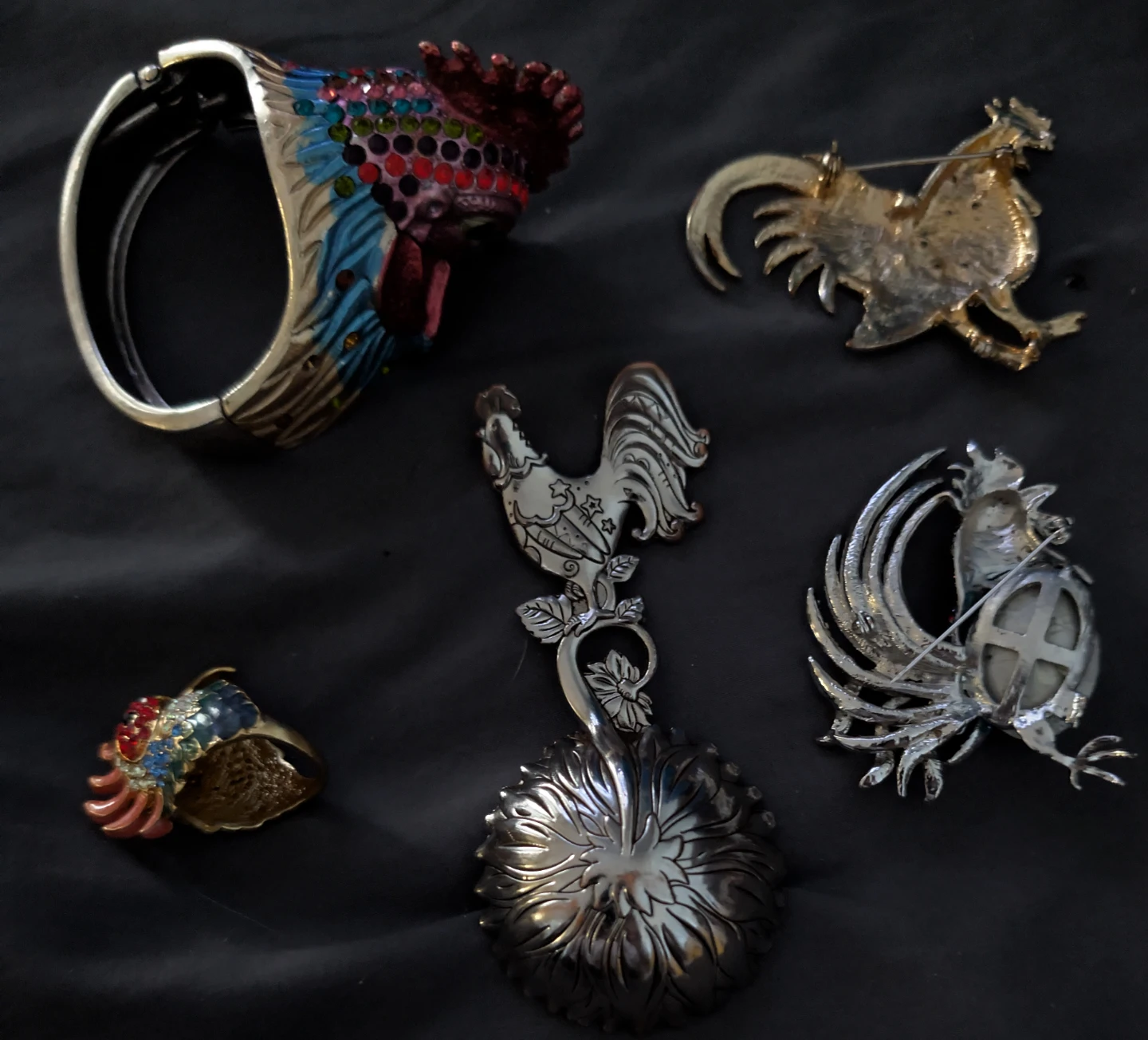 2 Decorative Rooster Rings & 2 Rooster Broches - photo 2