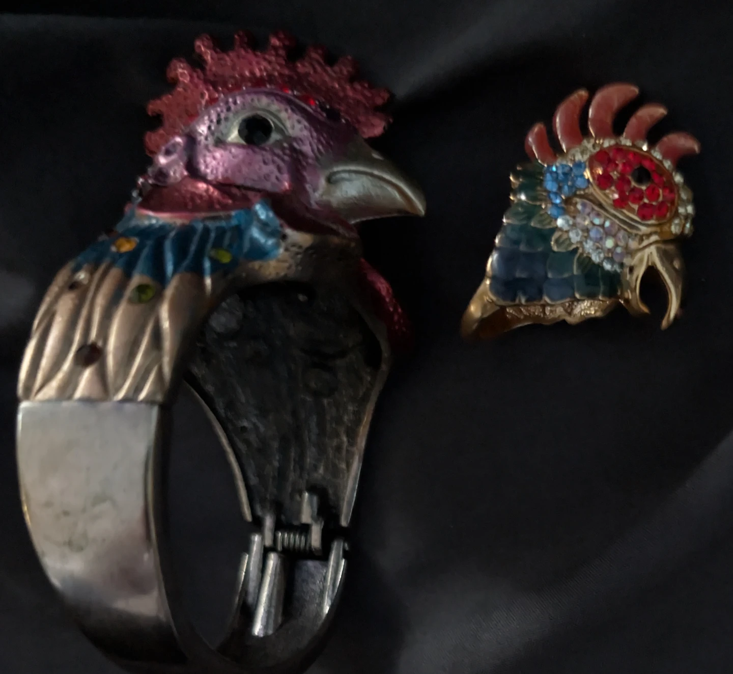 2 Decorative Rooster Rings & 2 Rooster Broches - photo 3
