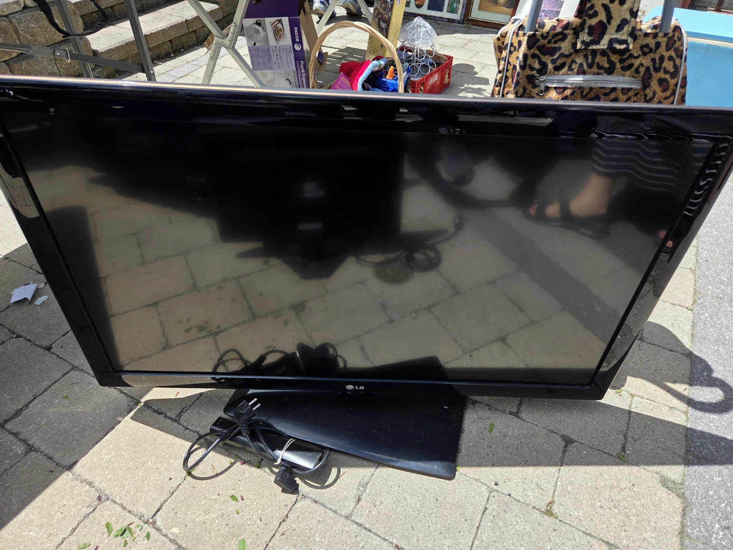 LG 42" LCD TV