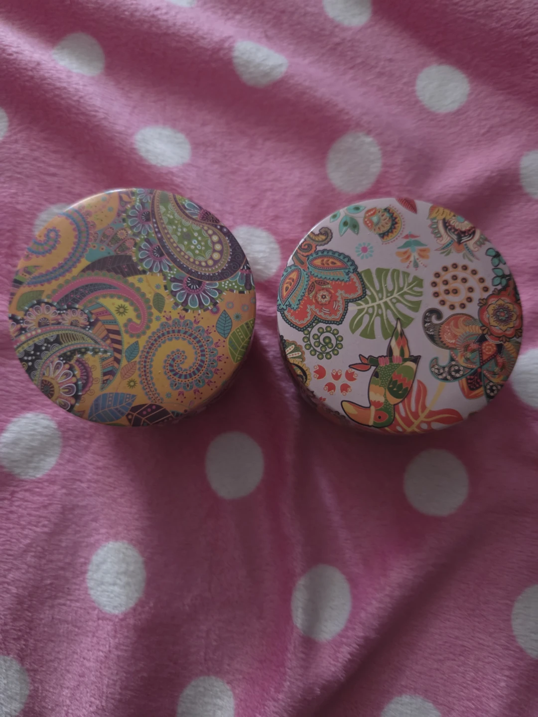 Set of 2 Decorative Scented Candles in Tins