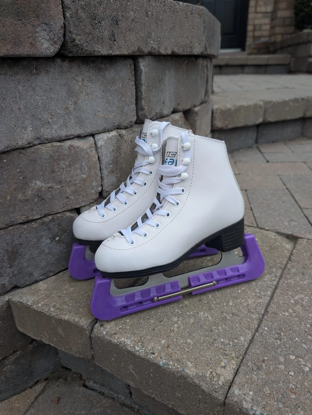Girls White Figure Skates - size 13 Youth