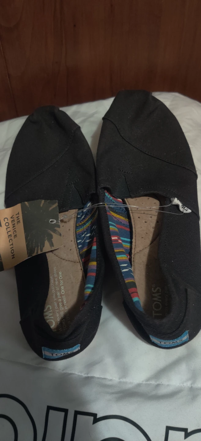 TOMS Women's Black Canvas Shoes Size 8.5