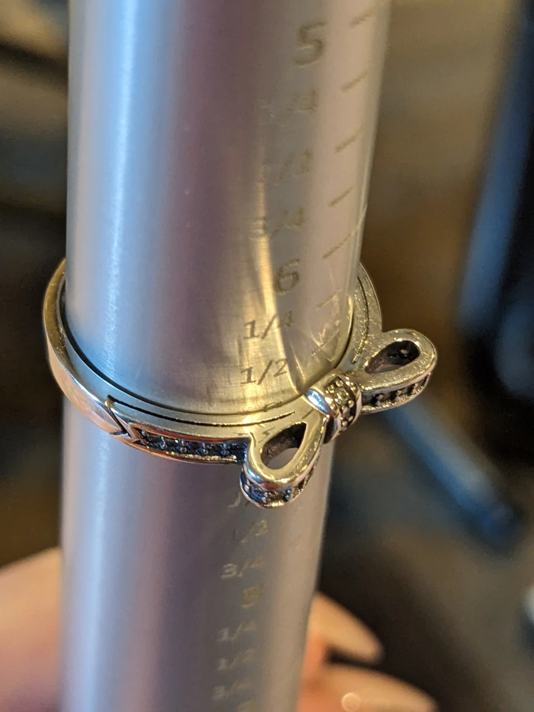Size 6.75-7 Sterling Silver Bow Ring with Sparkly Detail - photo 3