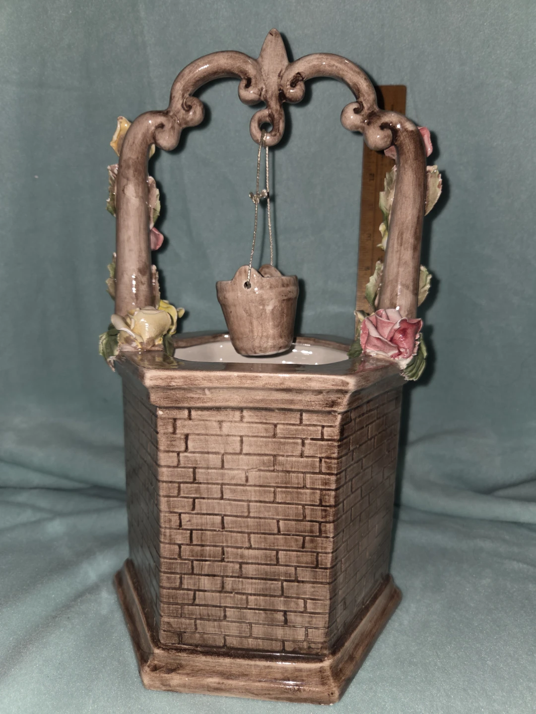 Decorative Ceramic Wishing Well Figurine - photo 4