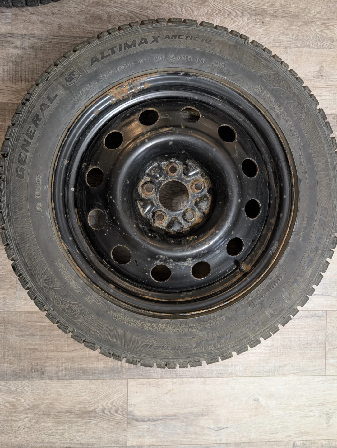 ❄️ 4 Studded Winter Tires on Rims – 235/60 R18 –  ❄️ - photo 5